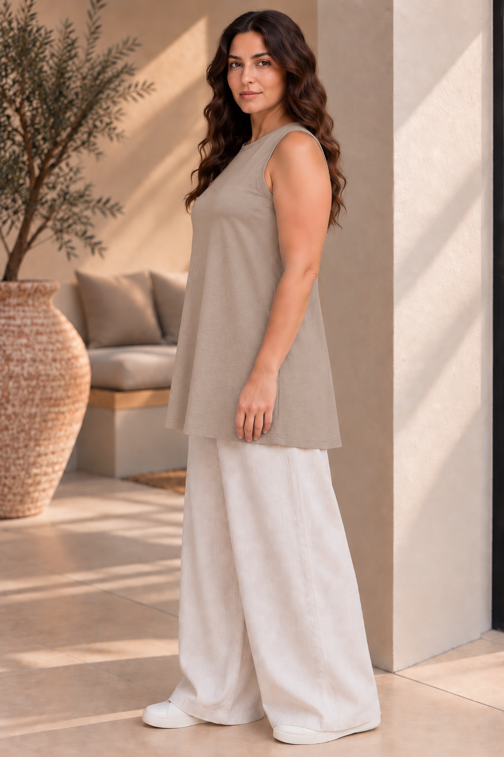 Essential Sleeveless Plus Size Tunic